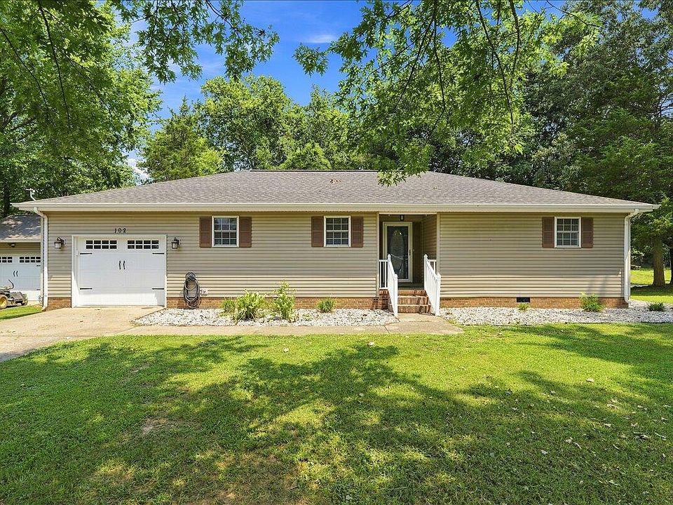 1st image of 102 Wendy Dr