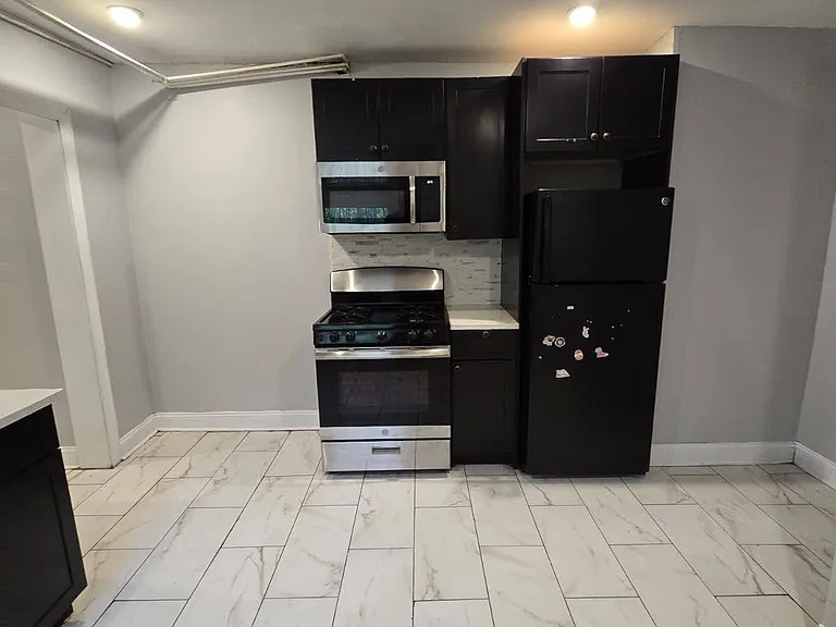 204 Bidwell Ave #1R — Photo 2