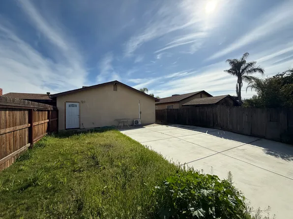 2155 Rounds St, Delano, CA 93215