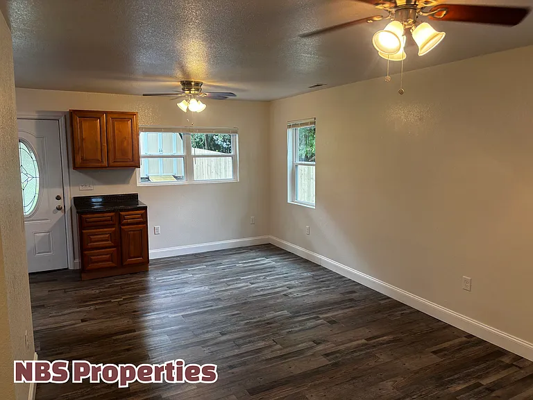 1940 McClung Ave — Photo 4