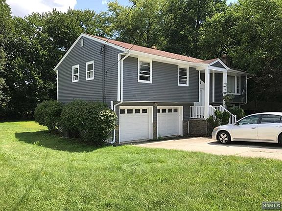 3rd image of 87 Steuben Ave