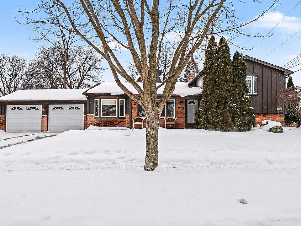 1st image of 2205 Runnymede Blvd