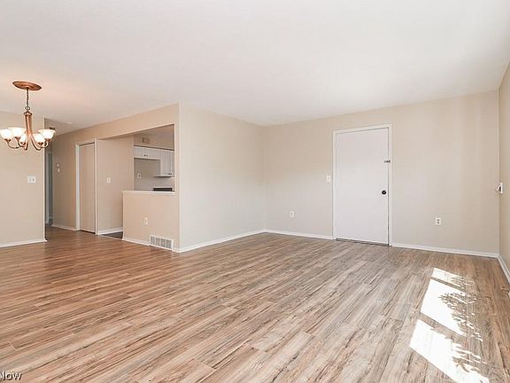 5th image of 886 E 223rd St