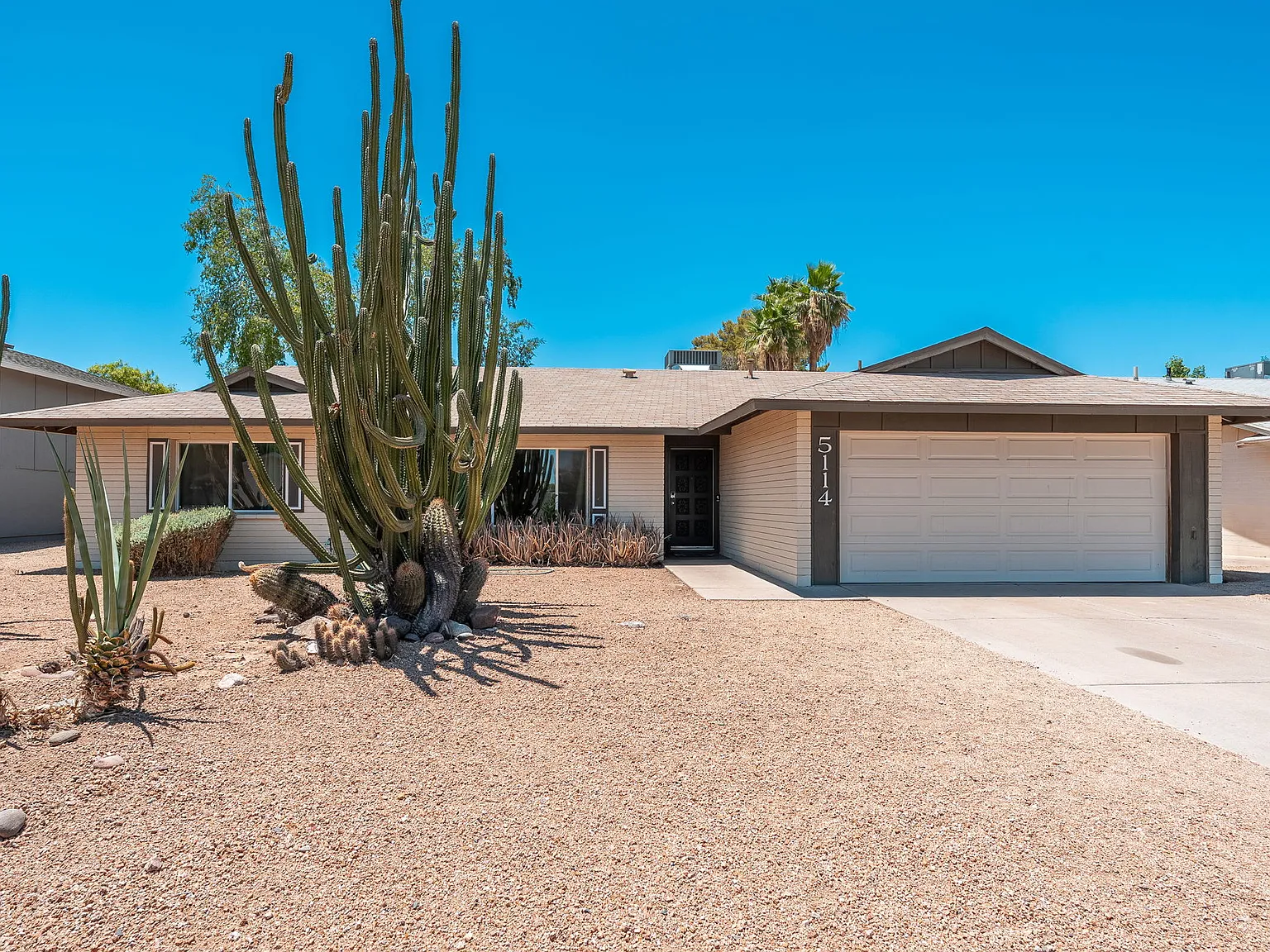 4 bed, 2528 sqft, $4,250 — Photo 4