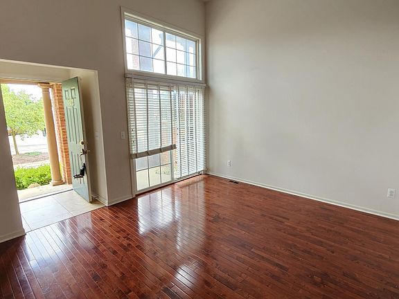 2nd image of 2749 Barclay Way