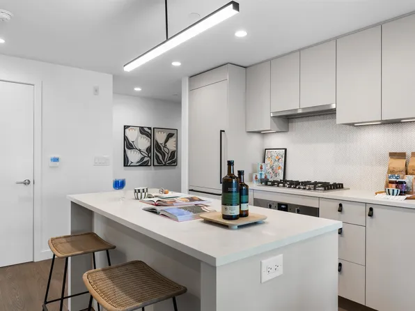1680 E 12th Ave #607, Vancouver, BC V5N 1Z9