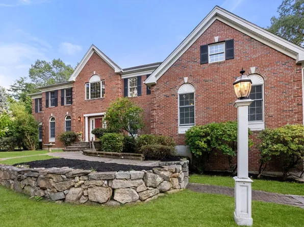 24 Greenwood Rd, Hopkinton, MA 01748