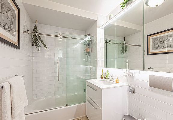 5th image of 51 E 131st St #4B
