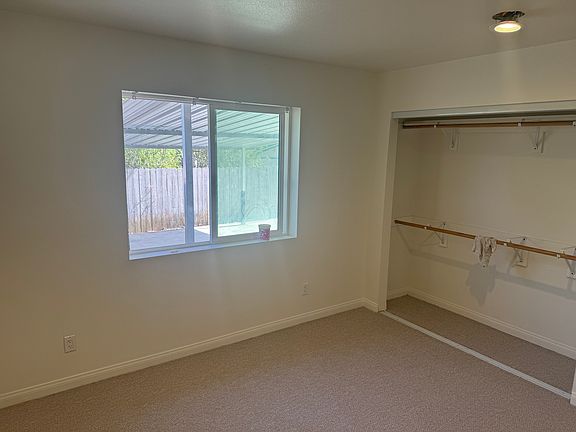 2nd image of 425 Palm Rd #425