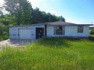 N2922 Highway 22, Clintonville, WI 54929
