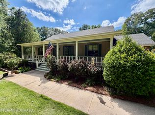 215 Trace Cir, Raymond, MS 39154