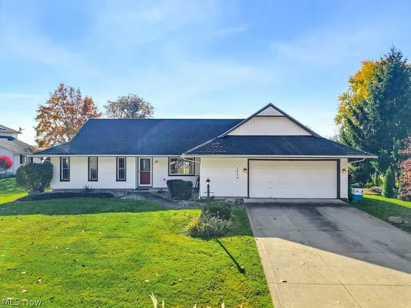 3854 Surfside Cir, Aurora, OH 44202