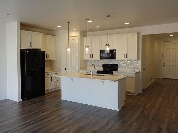 2nd image of 1082 Rubinette Ln