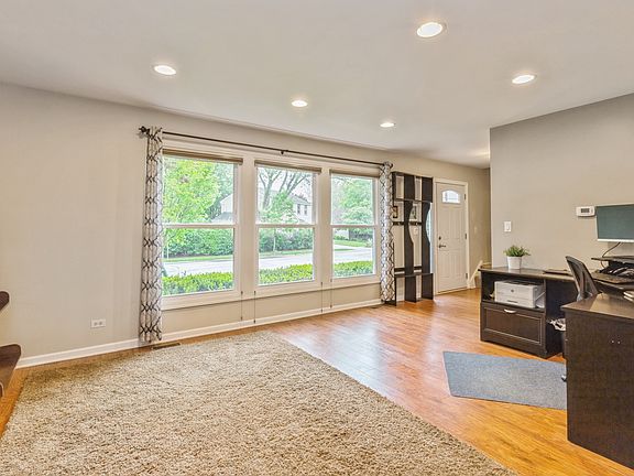 2nd image of 8 Alexandria Dr