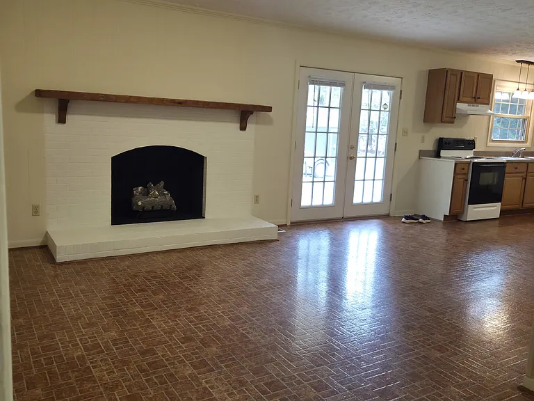 430 E Boston Ave — Photo 15