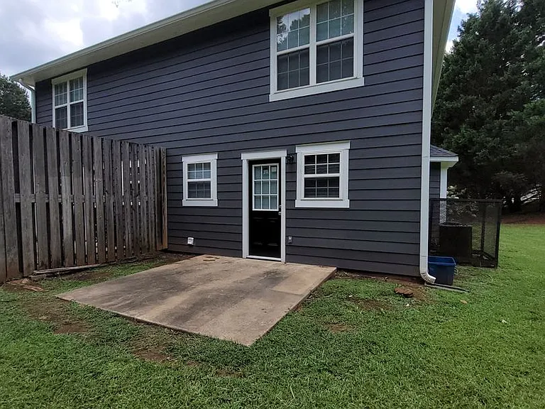 121-123 Mario Cir — Photo 14