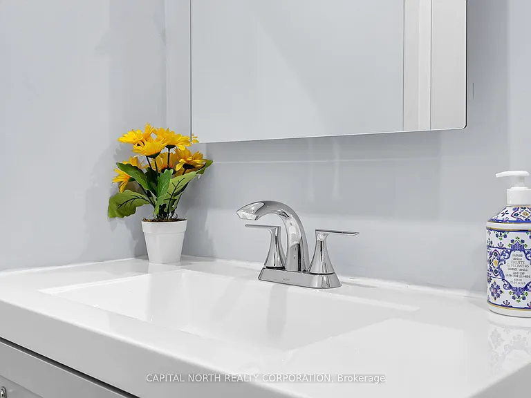 556 King St E #3 — Photo 19