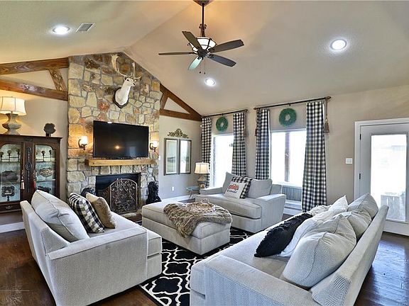 5th image of 118 Mountain Meadow Dr