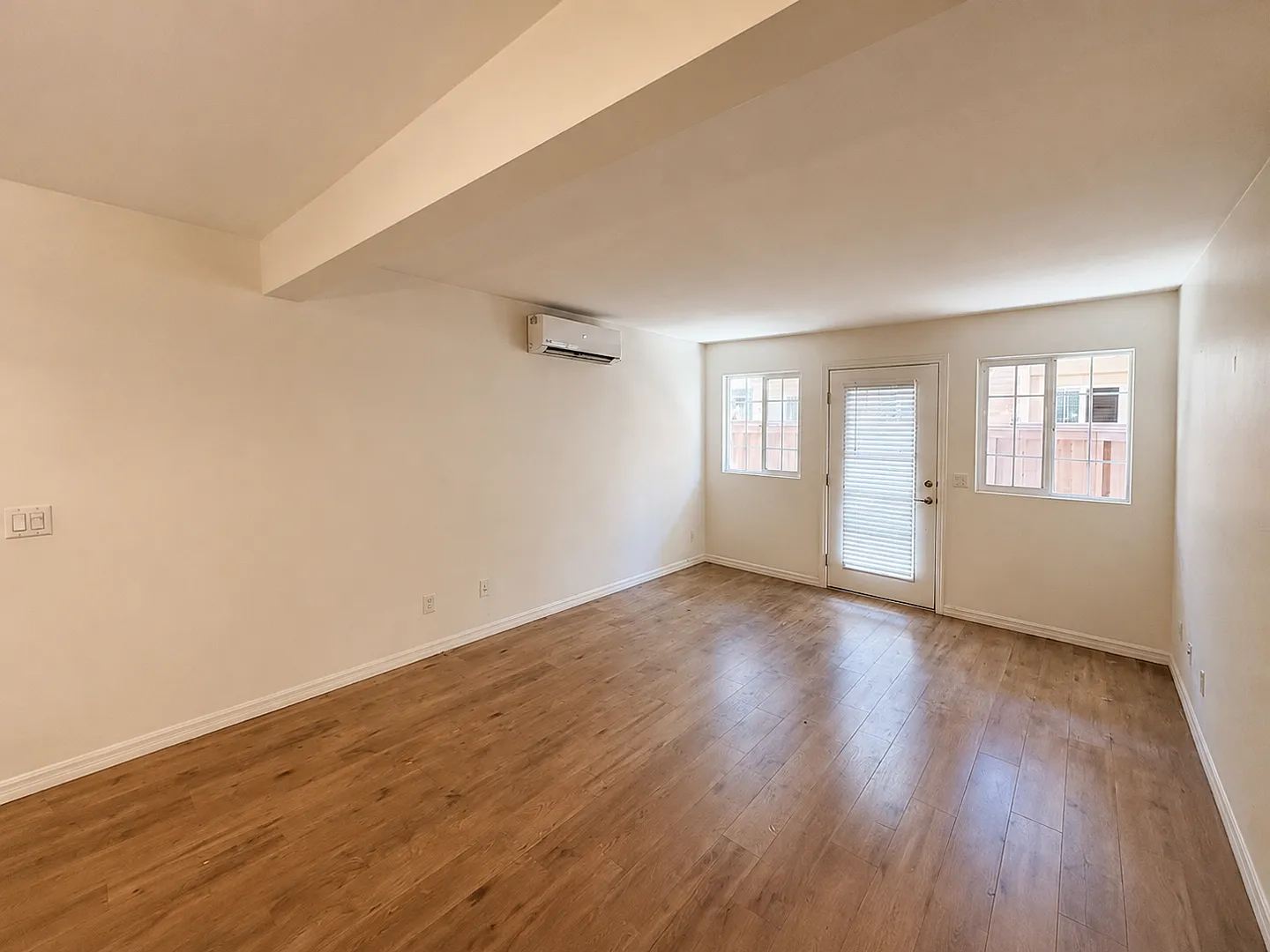 1 Bedroom Condo in Clairemont — Photo 4