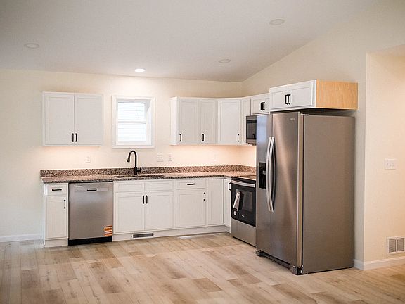3rd image of 522 N Porter St