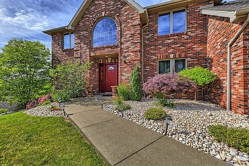 2nd image of 819 Rembrandt Cir