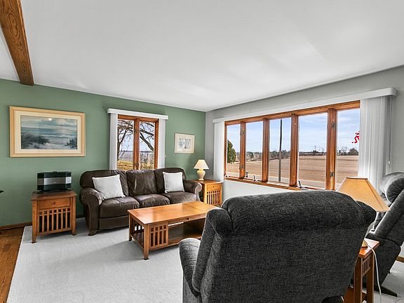 4th image of 3644 Schneider Dr