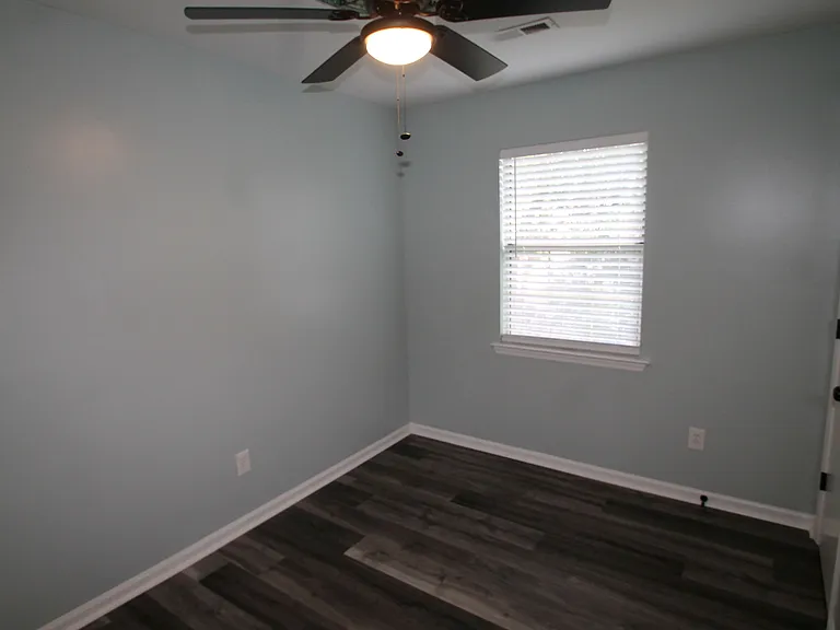 502 Pointe South Dr — Photo 17