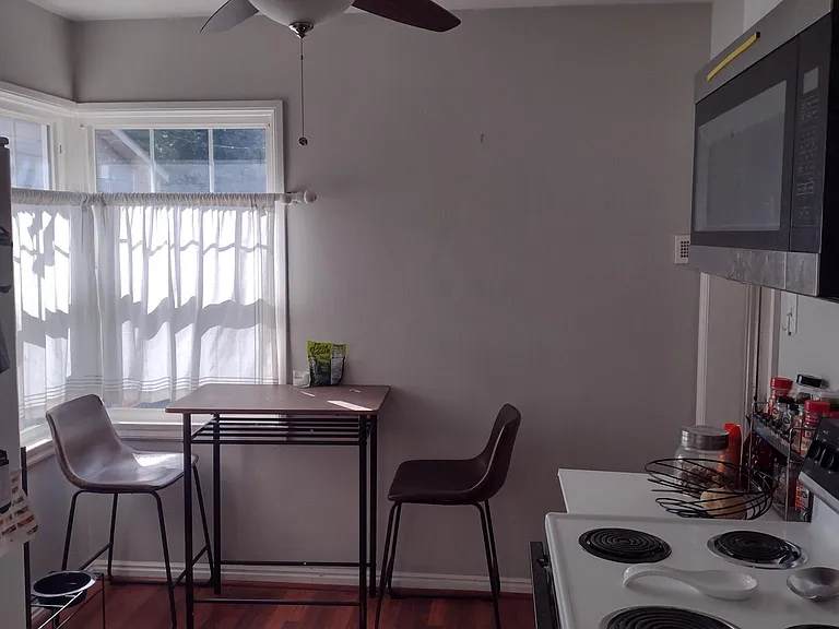 2049 E Stratford Dr — Photo 3