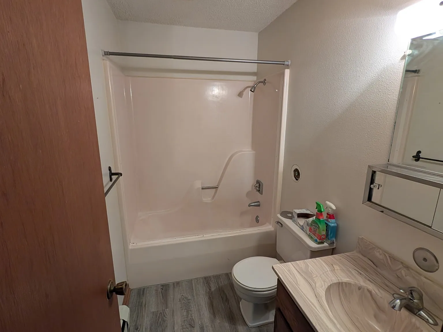 1 bed, $700 — Photo 2