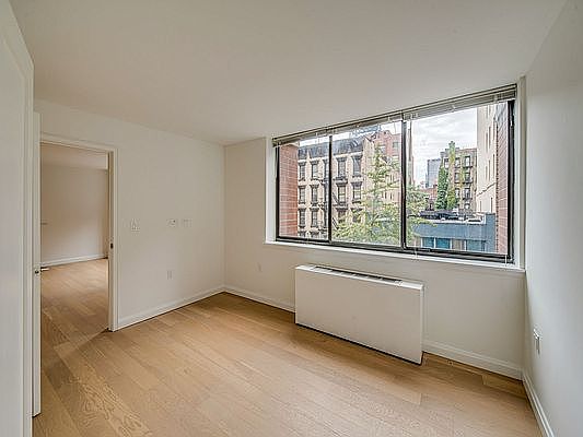 5th image of 250 W 19th St APT 6N