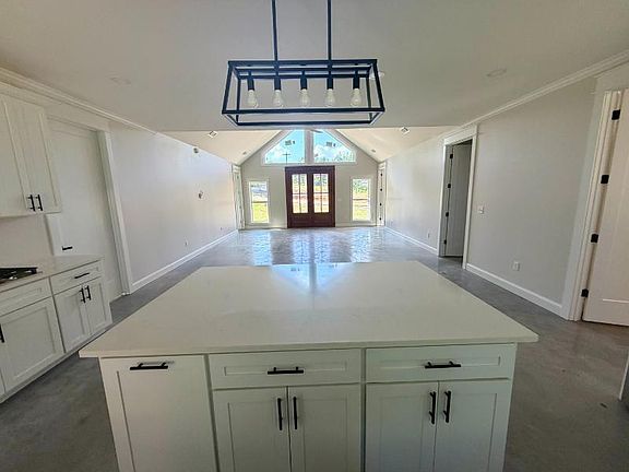 5th image of 111 Auburn Pl