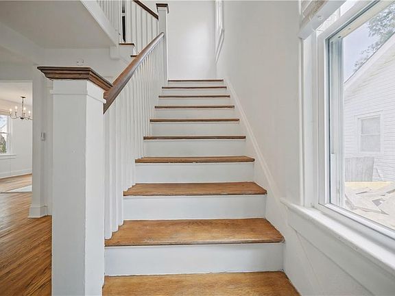 5th image of 3672 Henrico St