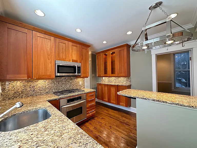 3614 N Bosworth Ave #R2 — Photo 5