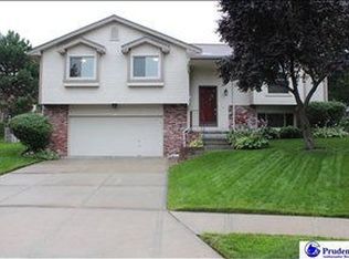 1105 N 154th Avenue Cir, Omaha, NE 68154