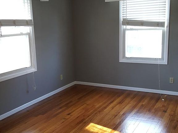 3rd image of 305 Prospect Ave