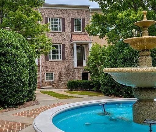 2nd image of 956 Persimmon Point NE