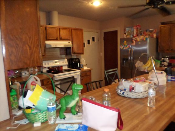4th image of 409 Holley St