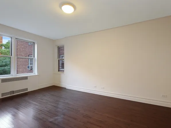 73-12 35th Avenue image 3 of 6