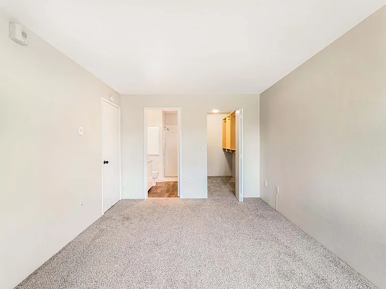 Waterbrook Loft and Apartments — Photo 17