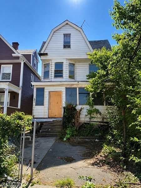 1st image of 4 N 20Th St