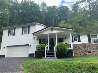 146 Kara Ln, Delbarton, WV 25670