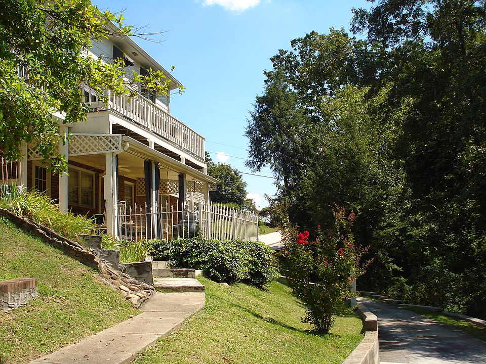 2nd image of 903 Harris Dr