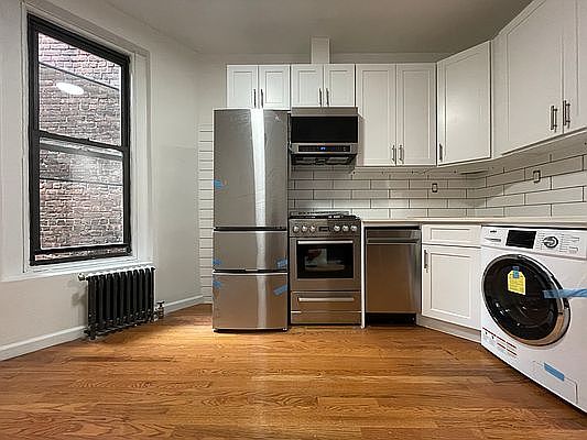 2nd image of 321 E 93rd St APT 5W