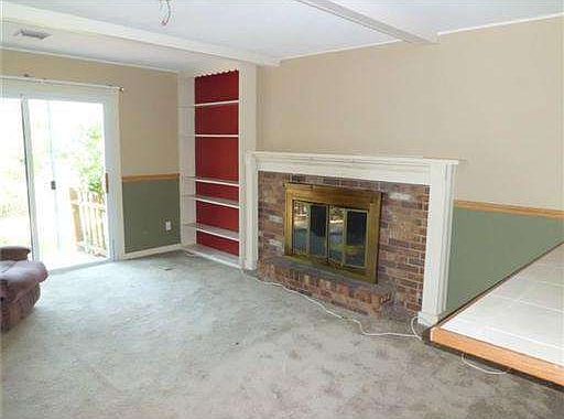 5th image of 8983 Lakewood Dr