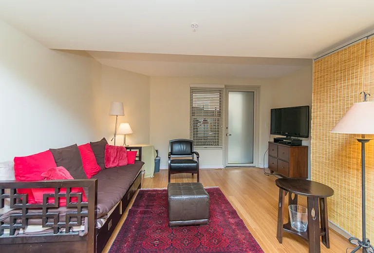 915 E St NW #317 — Photo 2
