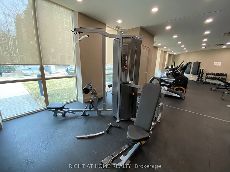 28 Harrison Garden Blvd #1007 — Photo 20