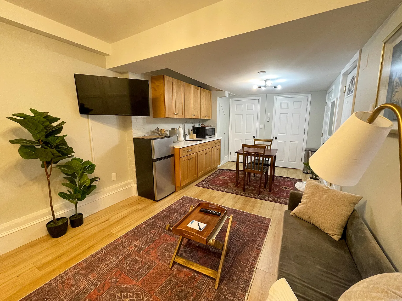 Studio, 400 sqft, $3,675 — Photo 2