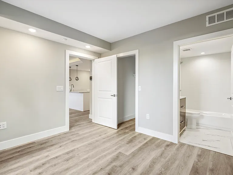 1222 N Marshall St — Photo 67