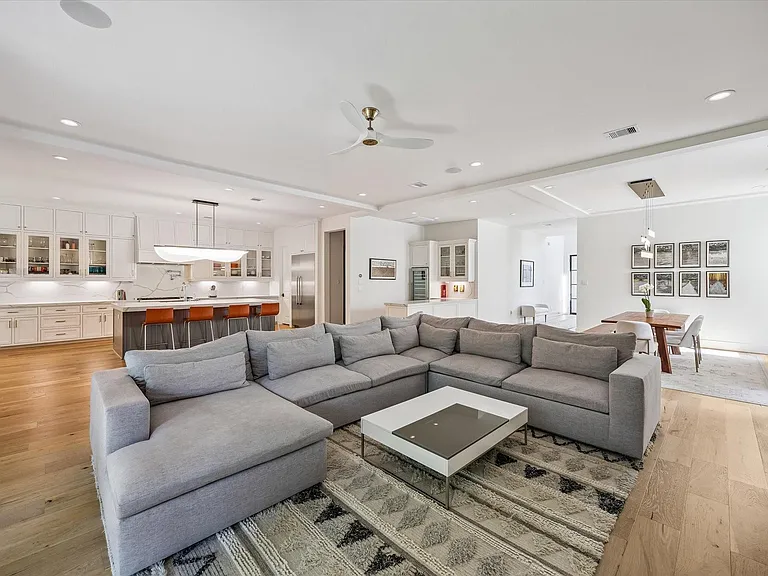 3020 University Blvd — Photo 4