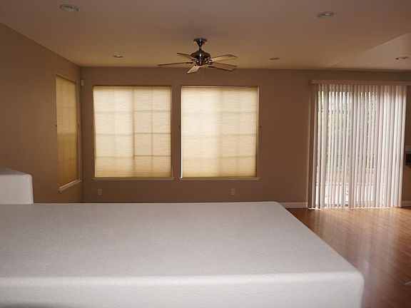 5th image of 952 Desmet Ln